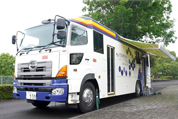 胃部Ⅹ線検診車